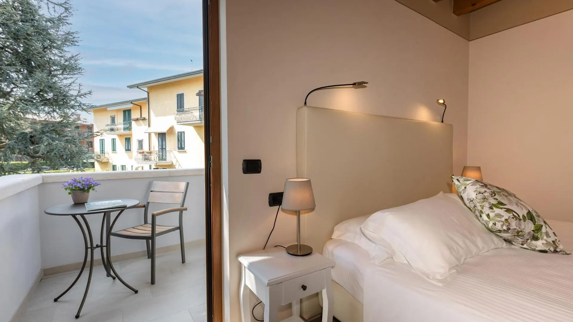 Bed and Breakfast Charming Sirmione 0*,  Italien