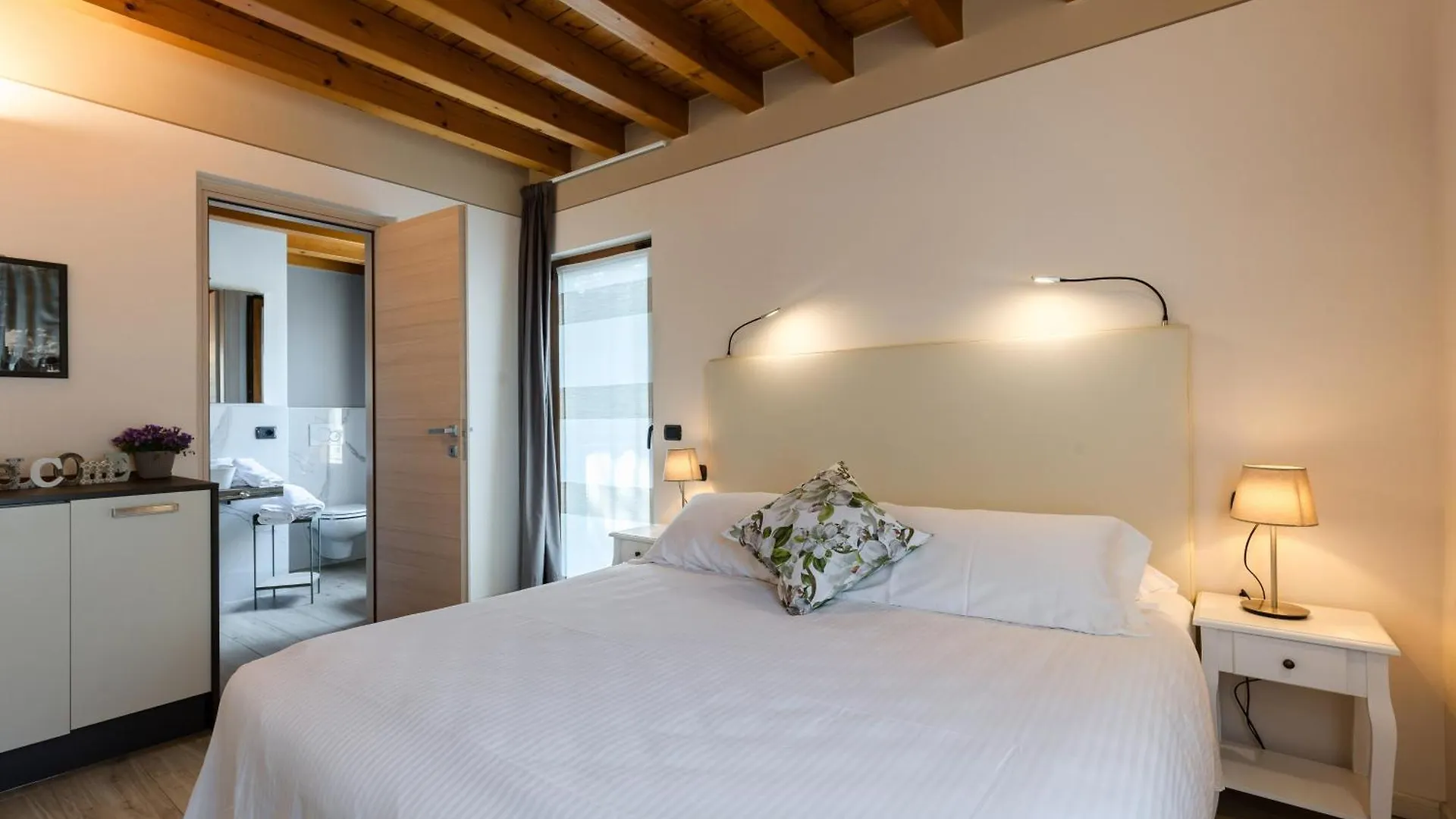 Bed and Breakfast Charming Sirmione Frühstückspension
