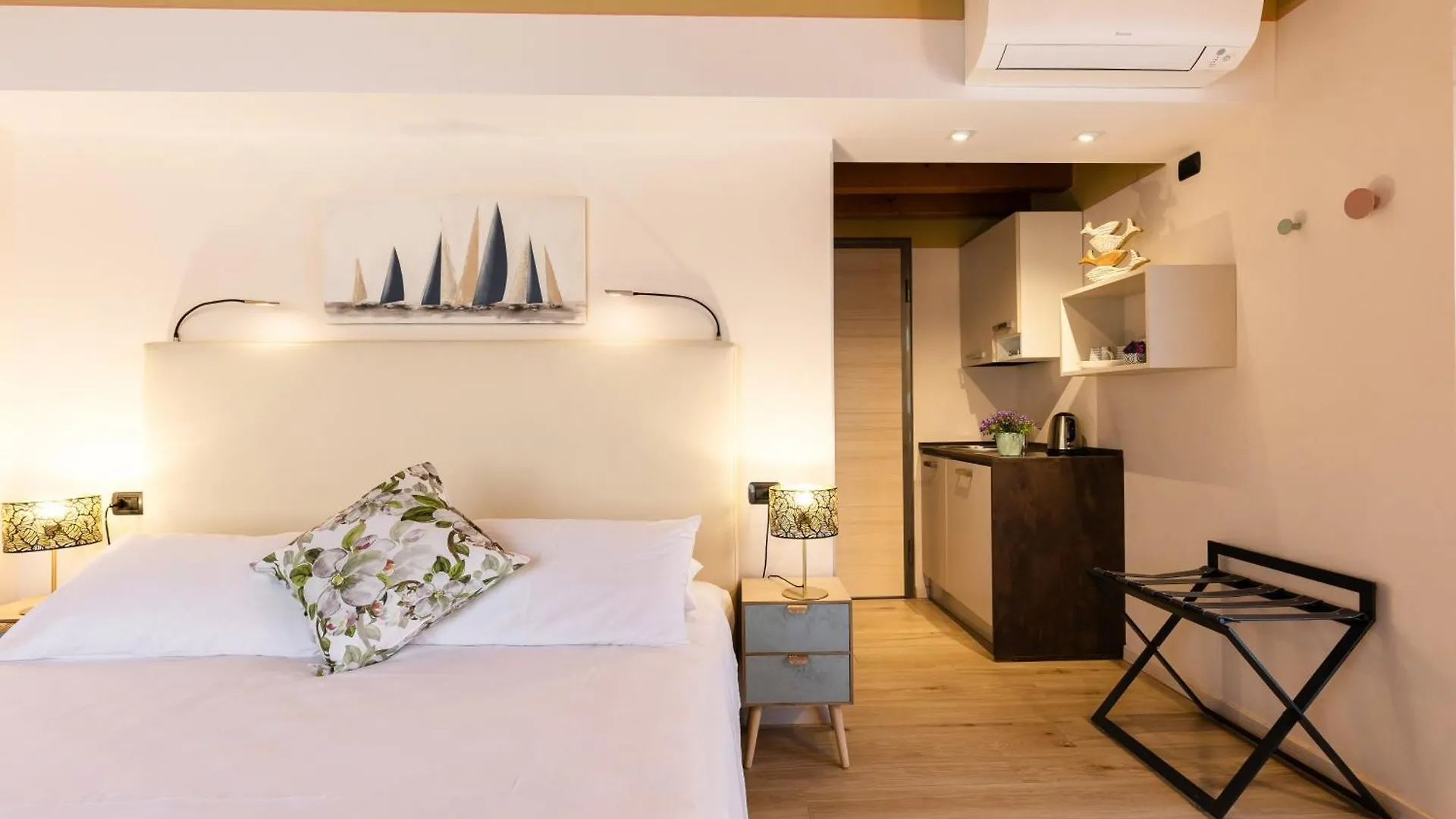 Charming Sirmione Bed & Breakfast