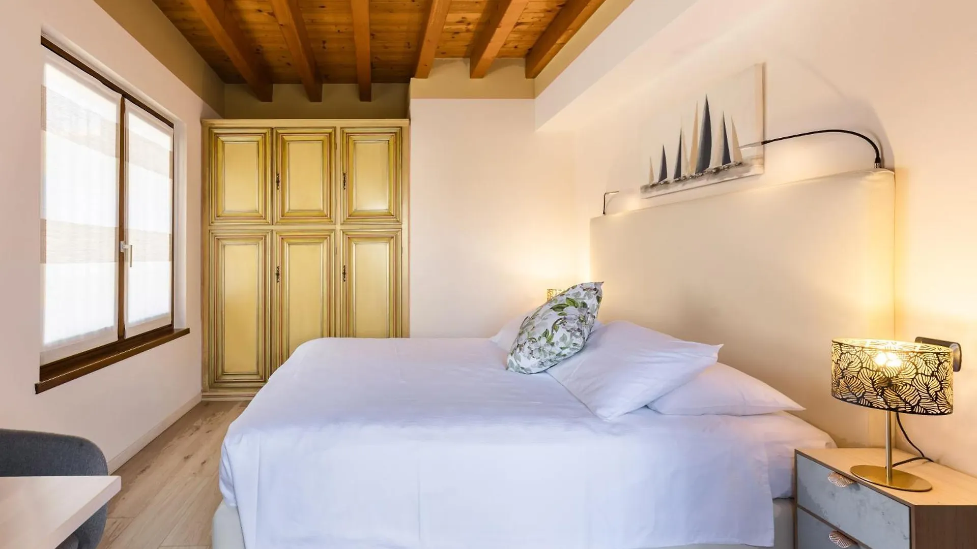 Charming Sirmione Bed & Breakfast Italy