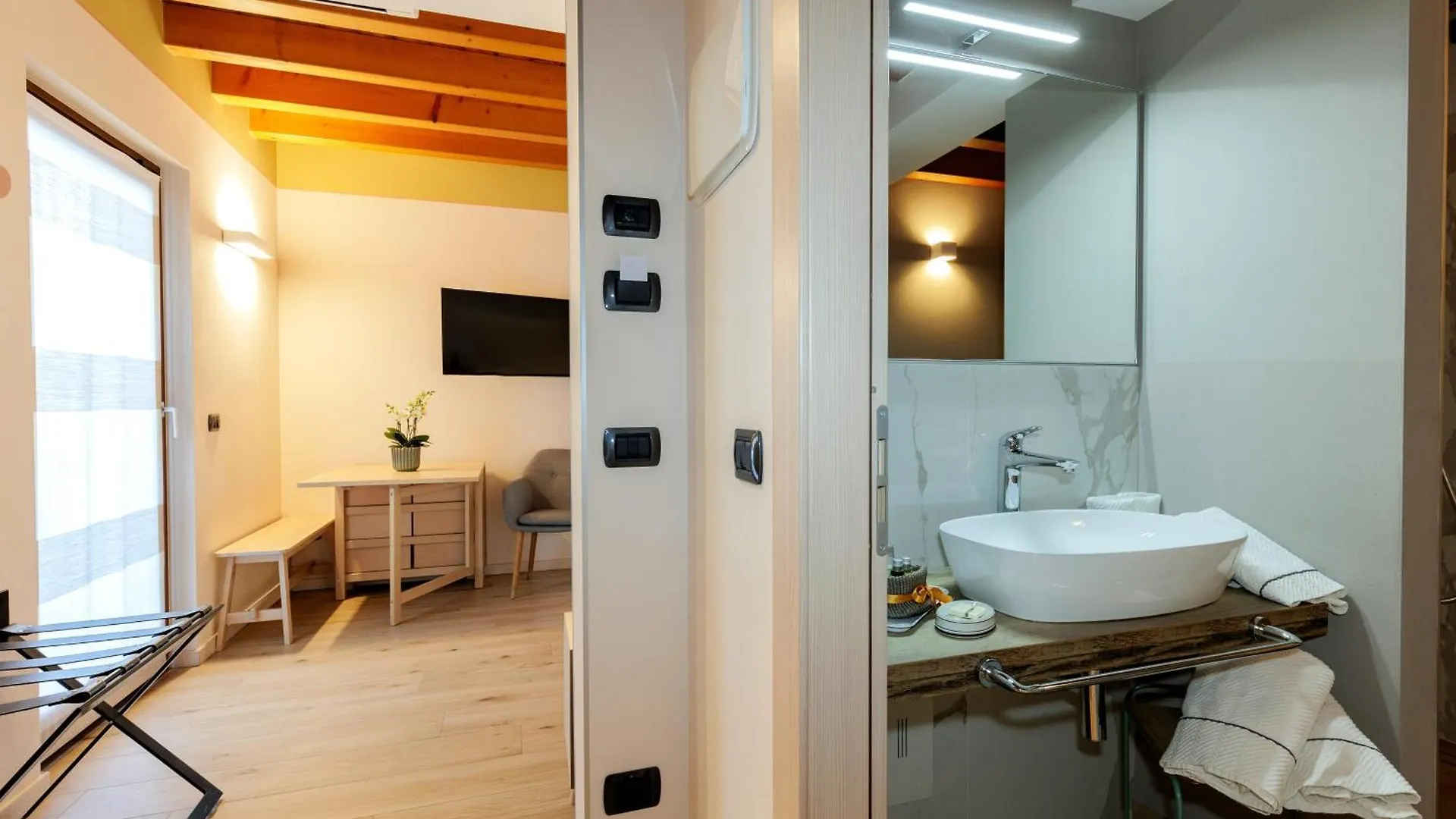 Charming Sirmione Bed & Breakfast