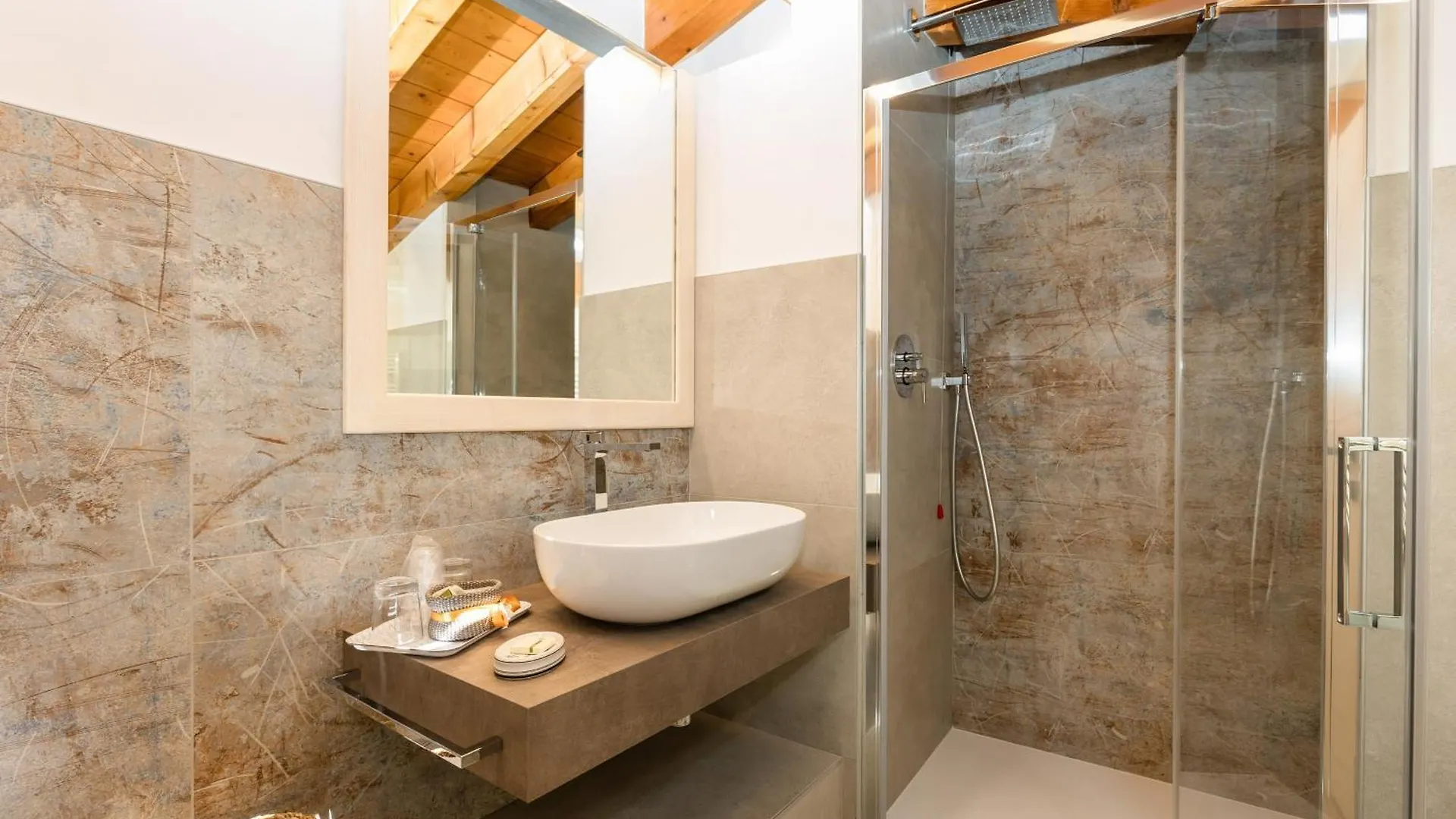 Charming Sirmione Bed & Breakfast